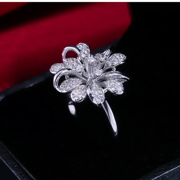 Flower 925 Silver Ring Round Cut White Sapphire - Picture 3 of 6